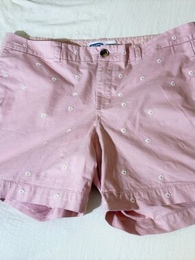 Old Navy Pink Daisy-Embroidered Women's Shorts Size 16 Inseam 4”